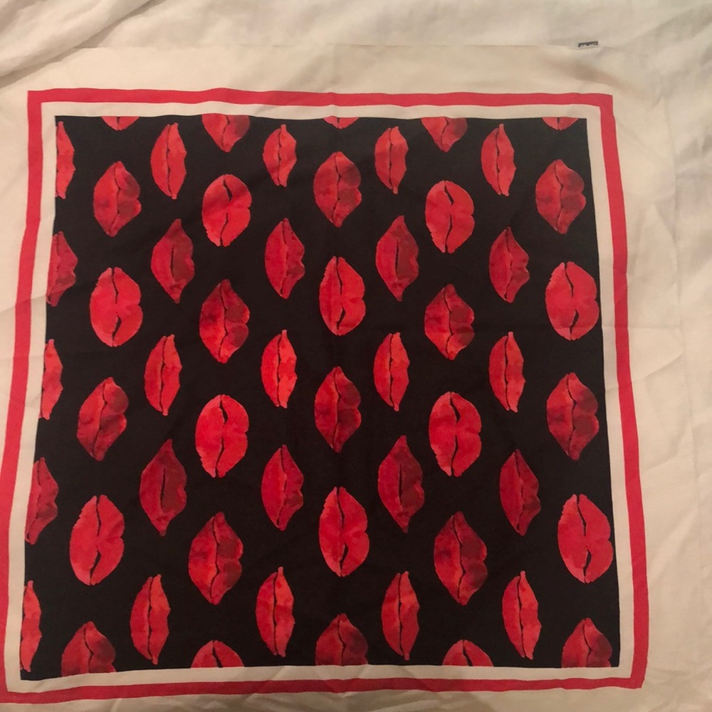 Printed scarf